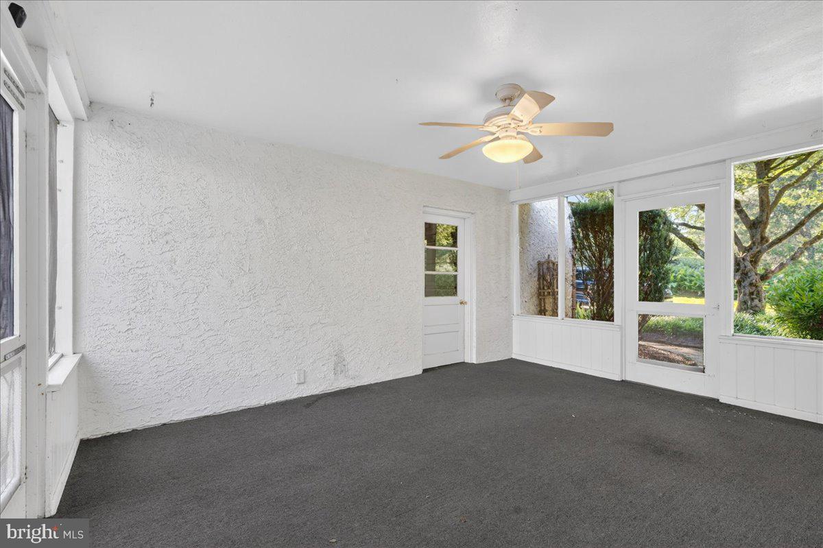 BUTTONWOOD MANOR - Residential