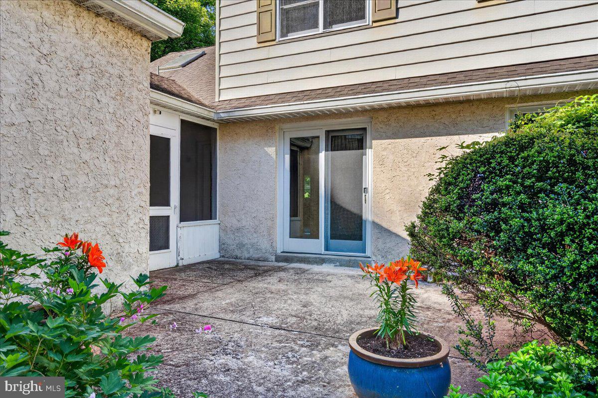 BUTTONWOOD MANOR - Residential