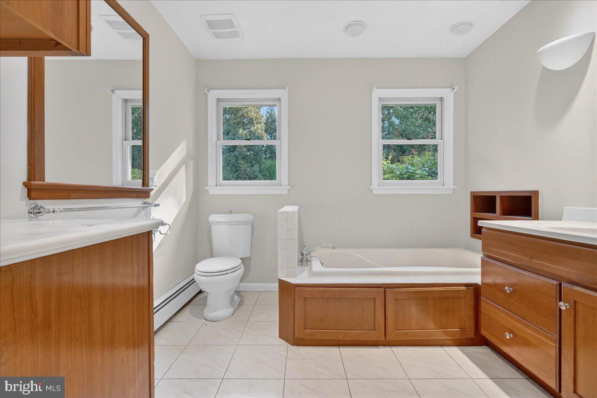 BUTTONWOOD MANOR - Residential