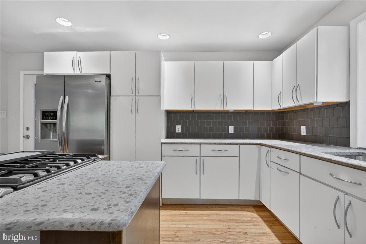 BUTTONWOOD MANOR - Residential