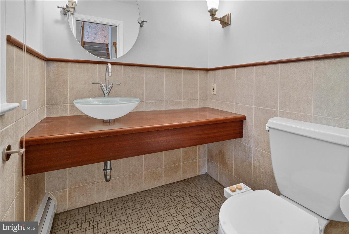 BUTTONWOOD MANOR - Residential