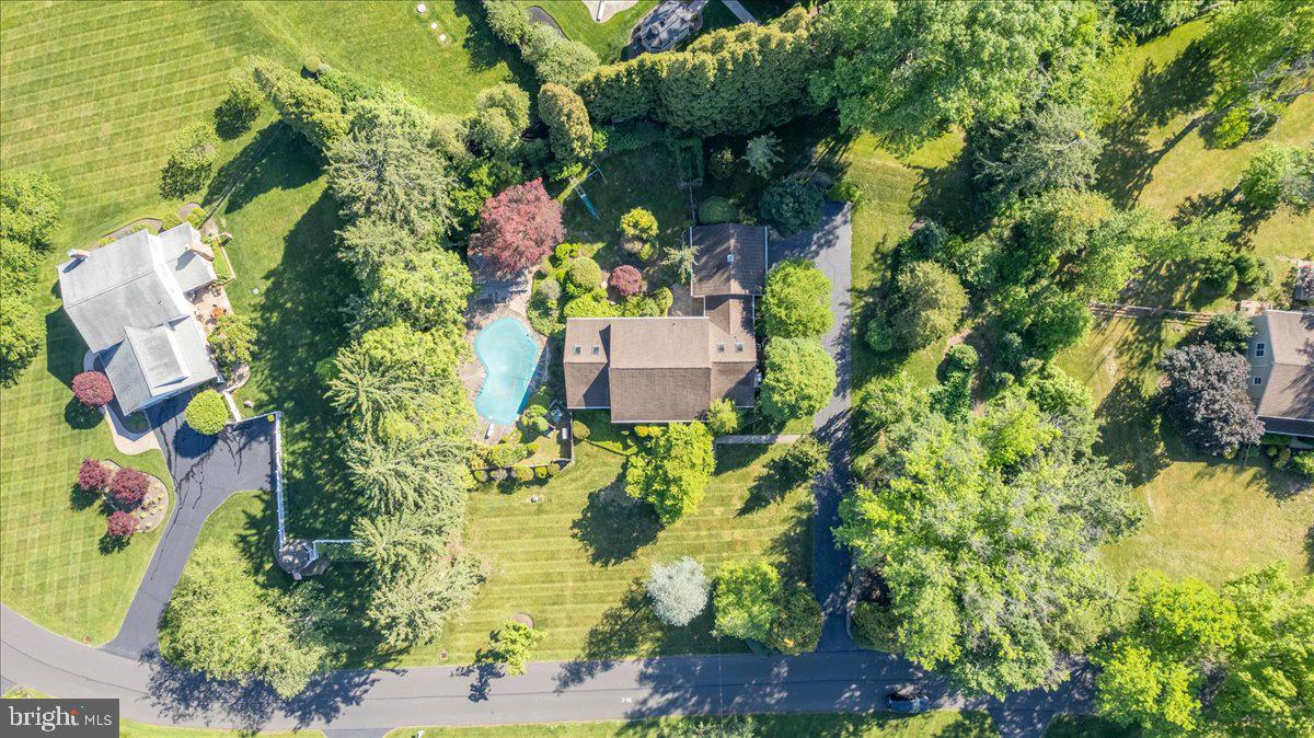 BUTTONWOOD MANOR - Residential