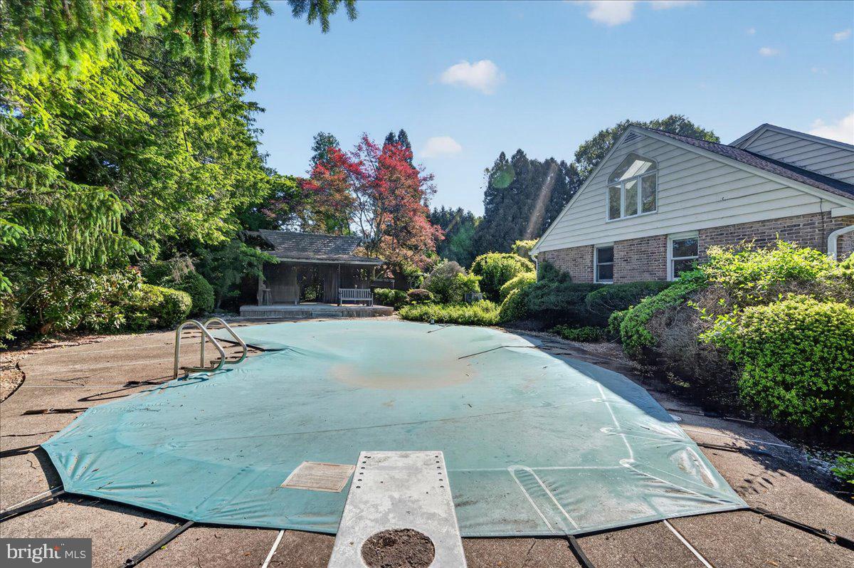 BUTTONWOOD MANOR - Residential