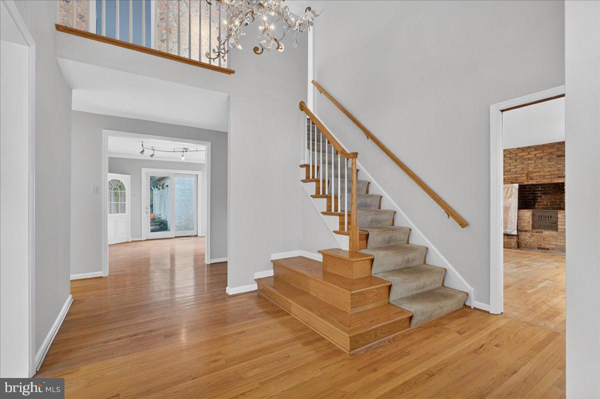BUTTONWOOD MANOR - Residential