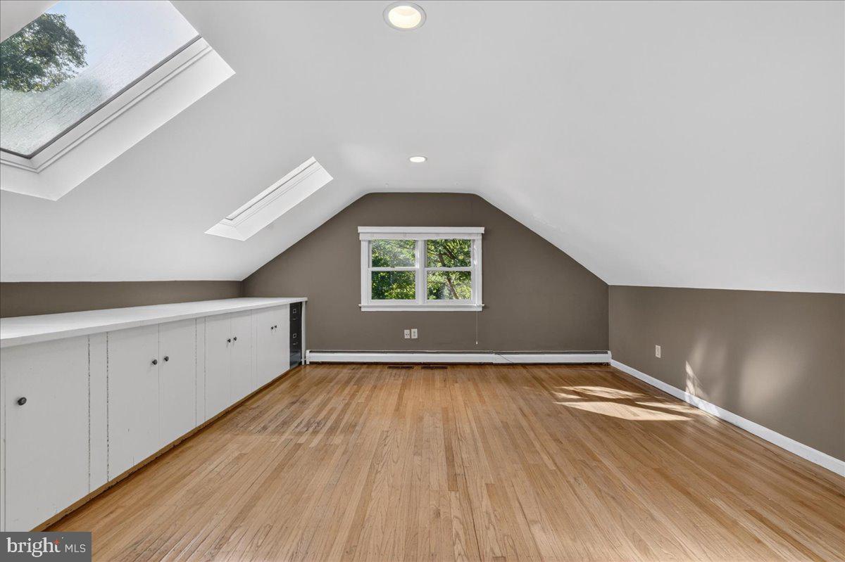 BUTTONWOOD MANOR - Residential