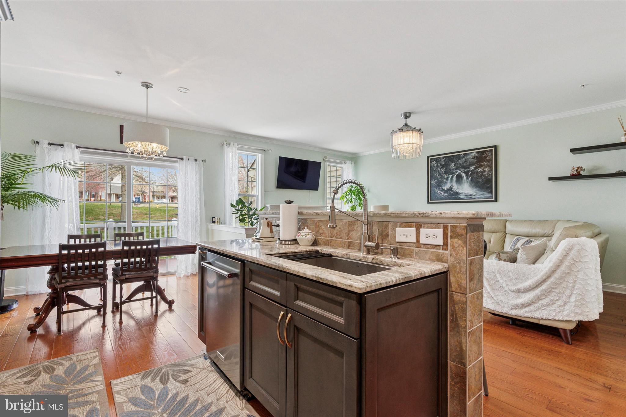 TH AT HERITAGE CNTR - Residential Lease