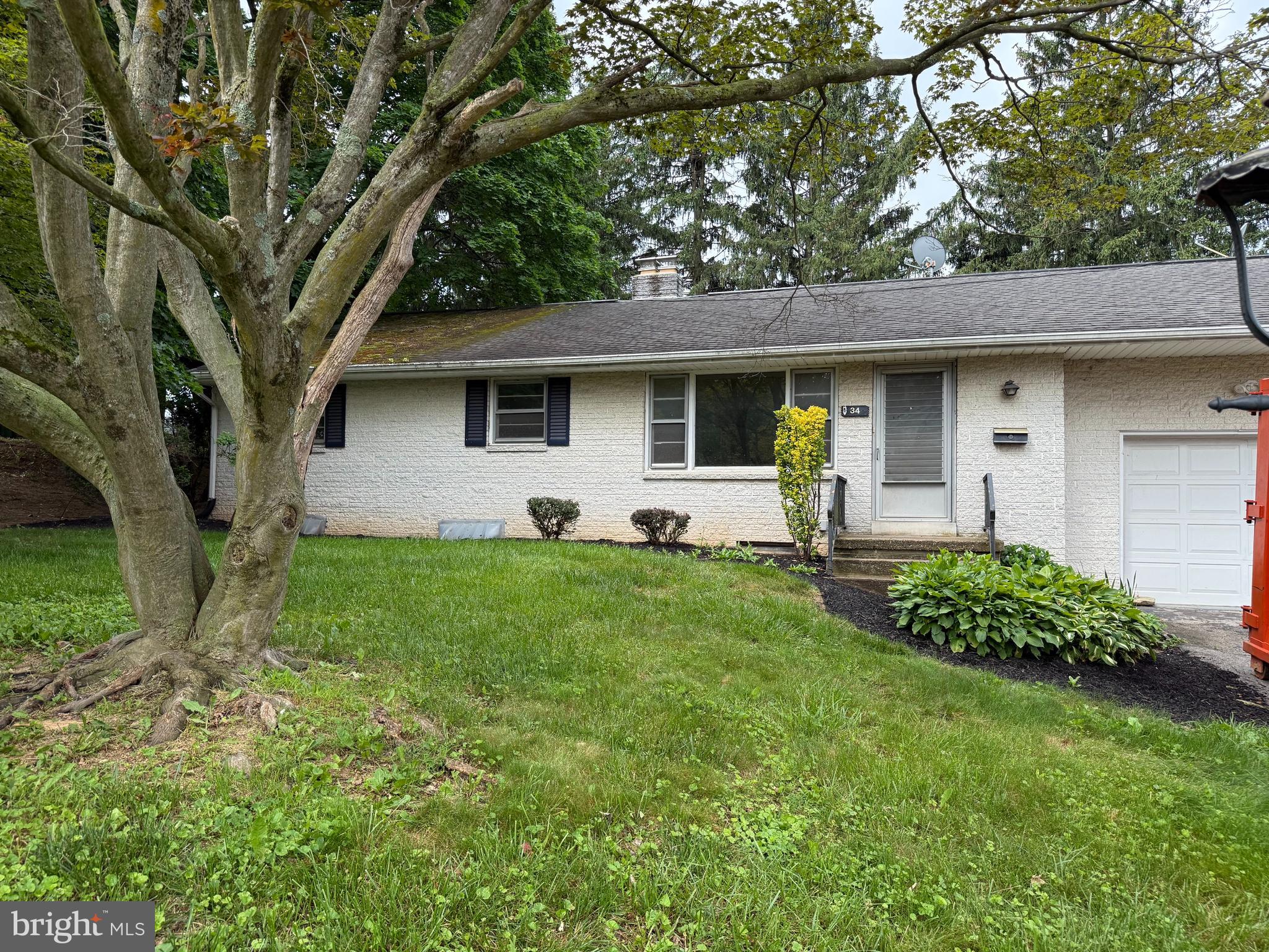WOODLAND HILLS - Residential