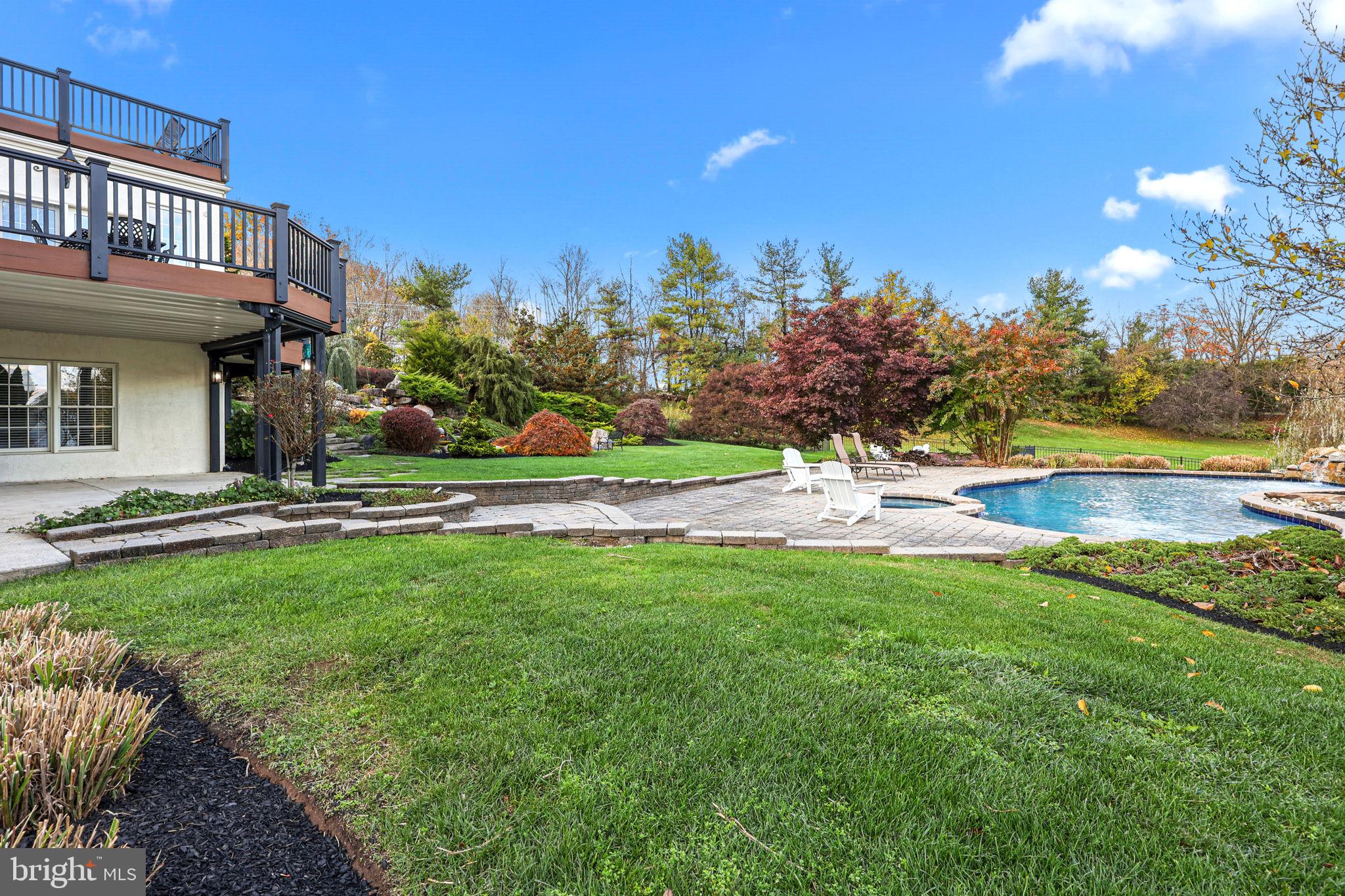 WINDY HOLLOW - Residential