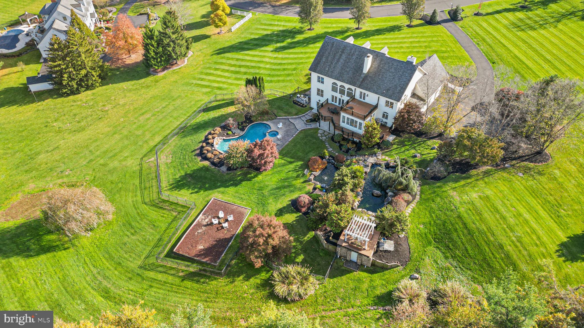 WINDY HOLLOW - Residential