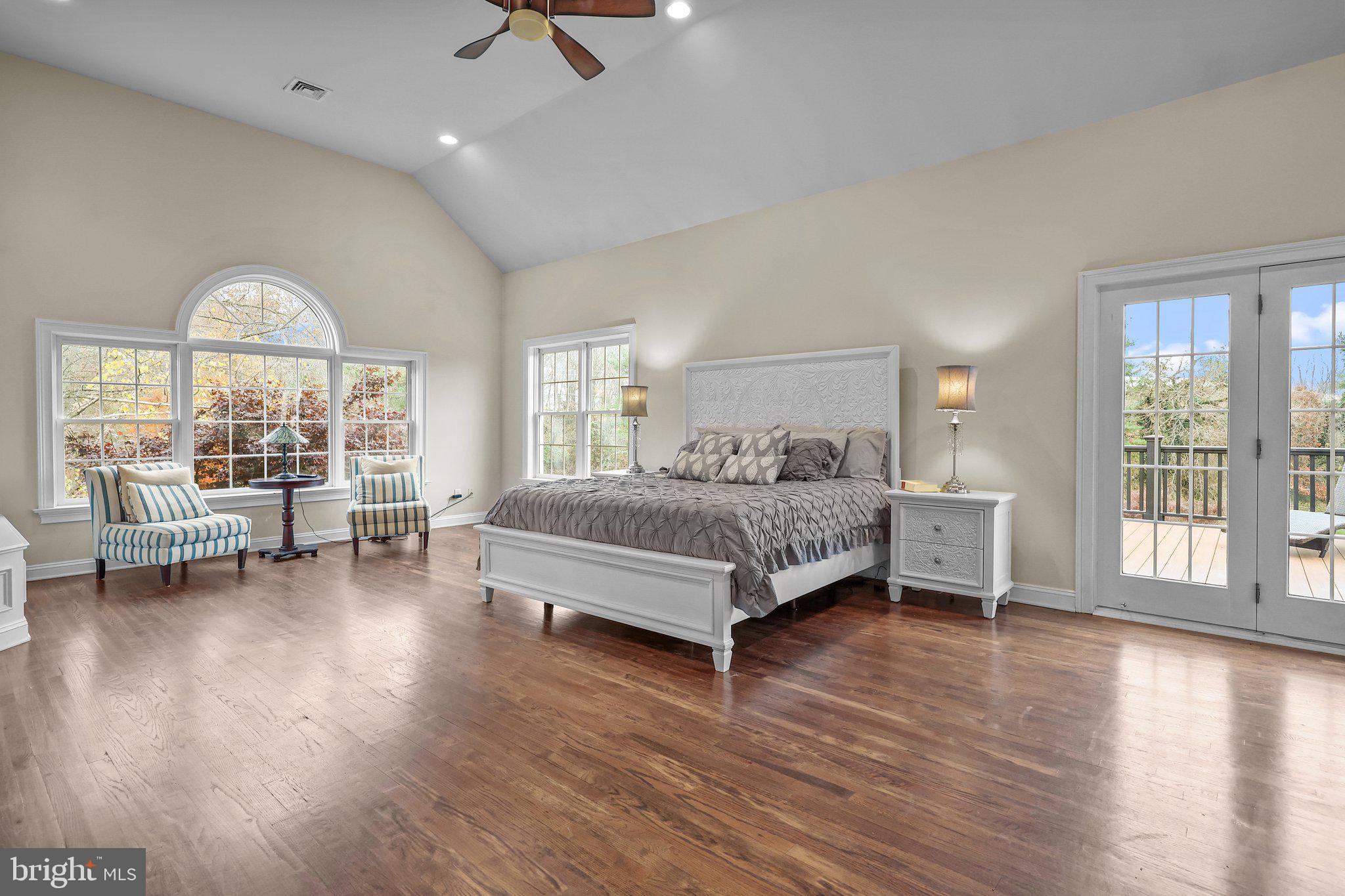 WINDY HOLLOW - Residential