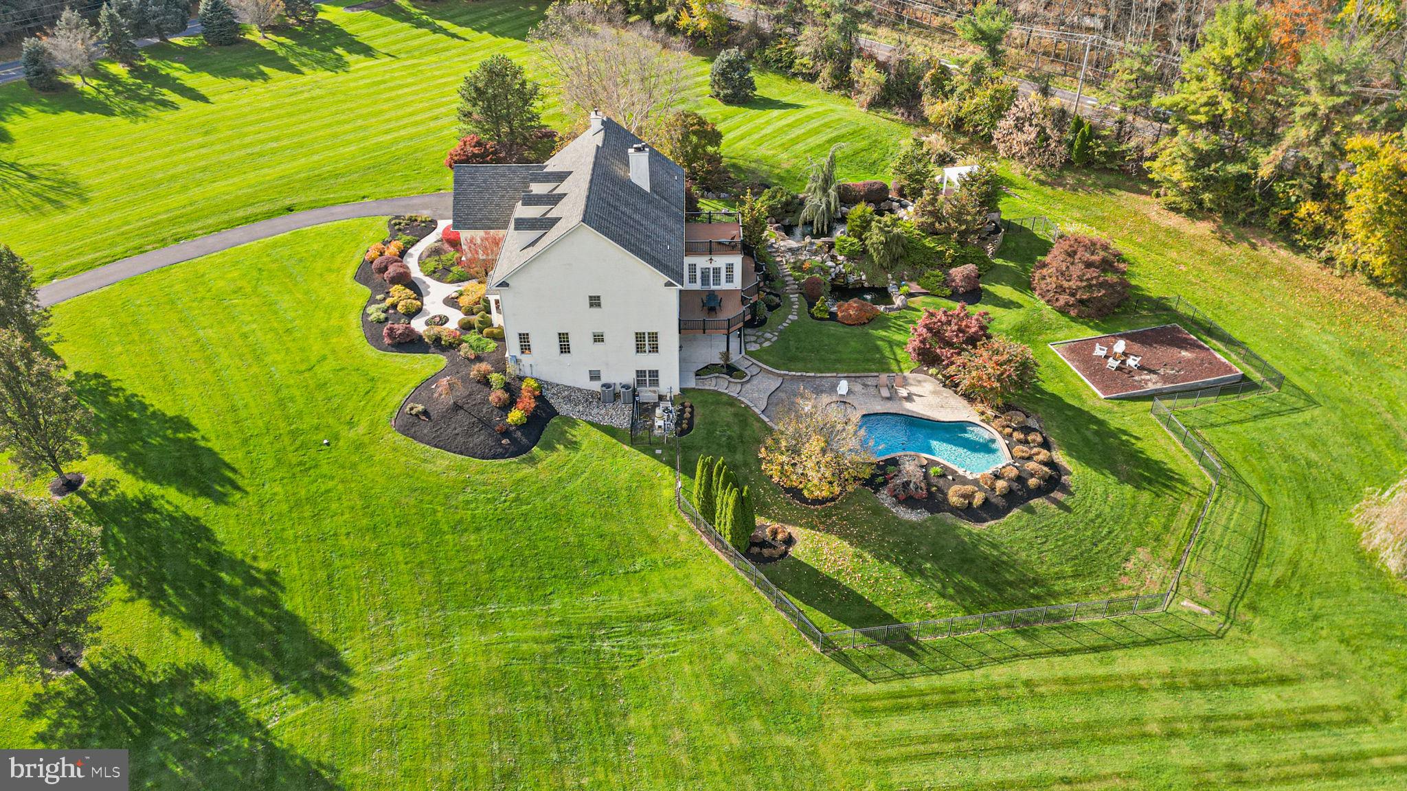 WINDY HOLLOW - Residential