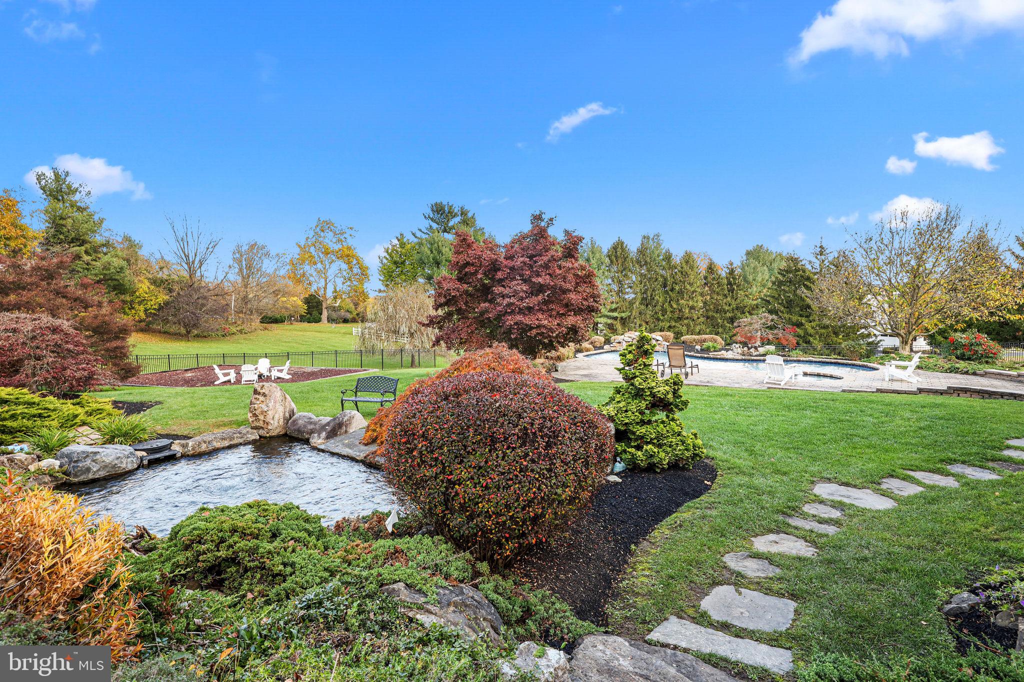 WINDY HOLLOW - Residential