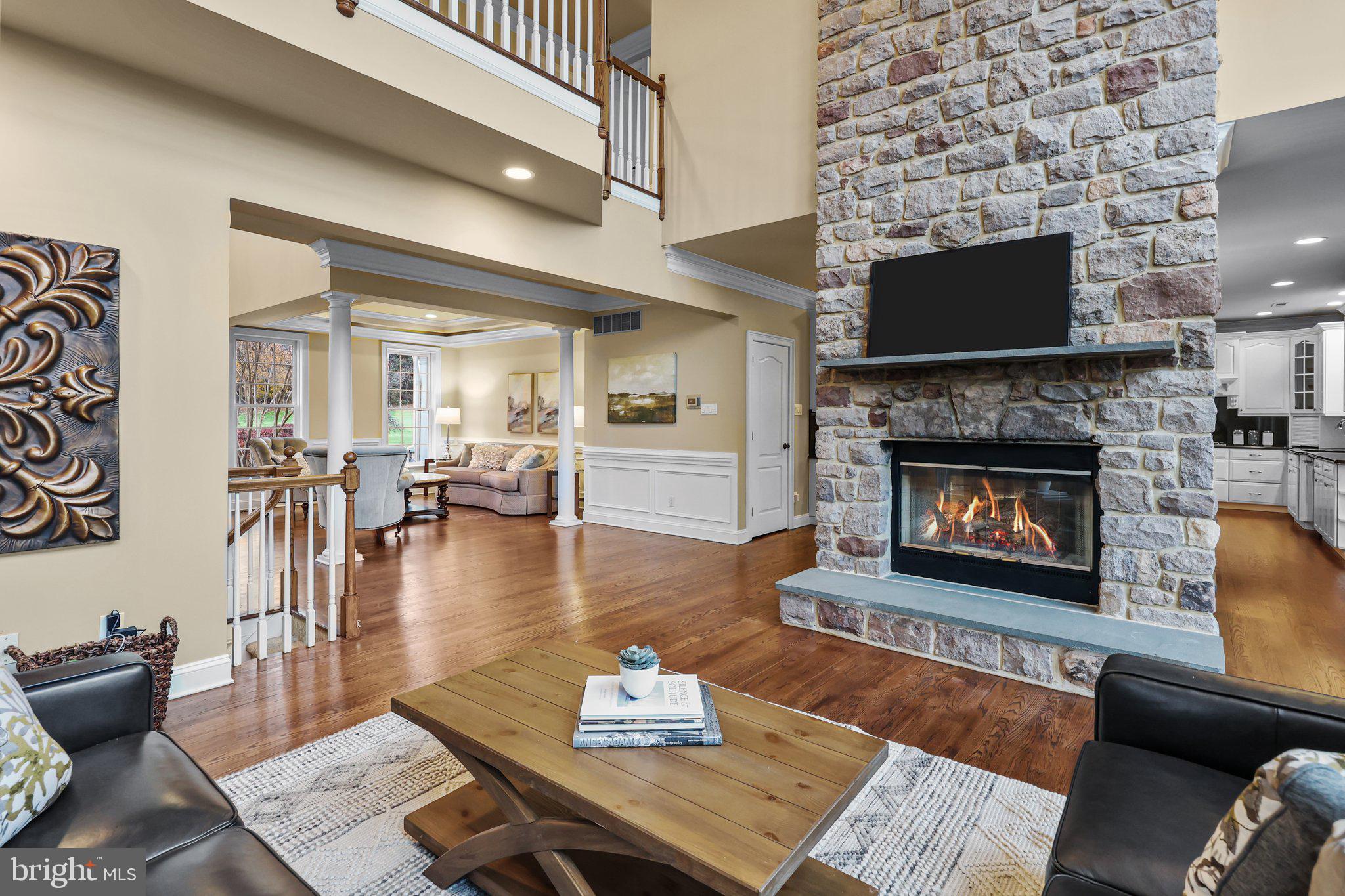 WINDY HOLLOW - Residential