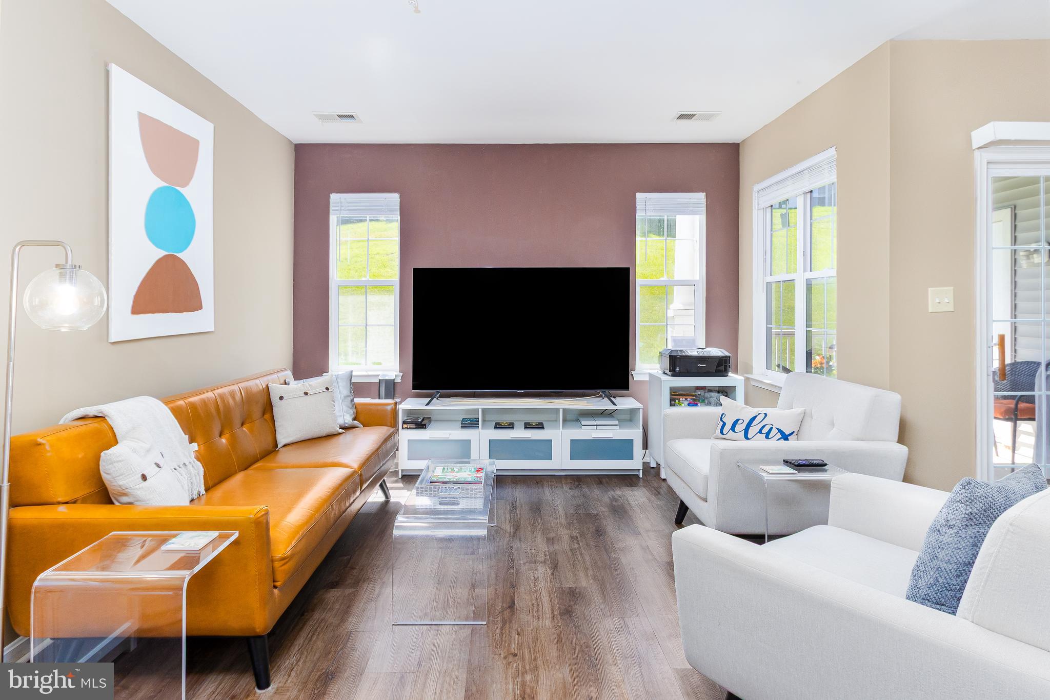 BEAUTIFULLY MAINTAINED GROUND LEVEL CONDO IN THE SOUGHT AFTER HOLLINGTON AREA.  CONDO FEATURES FRESHLY PAINTED ROOMS; STAINLESS STEEL APPLIANCES, NEW FLOORING, HVAC & HOT WATER HEATER ALL NEW IN 2023; UPDATED PRIMARY BATH WITH WALK IN SHOWER. PRIVATE COVERED PATIO WITH  SLIDERS OVERLOOKING EXPANSIVE GREEN SPACE.  AMENITIES INCLUDE SEVERAL COMMUNITY POOLS TO INCLUDE NEWTOWN.  THIS ONE IS READY TO  MOVE IN!