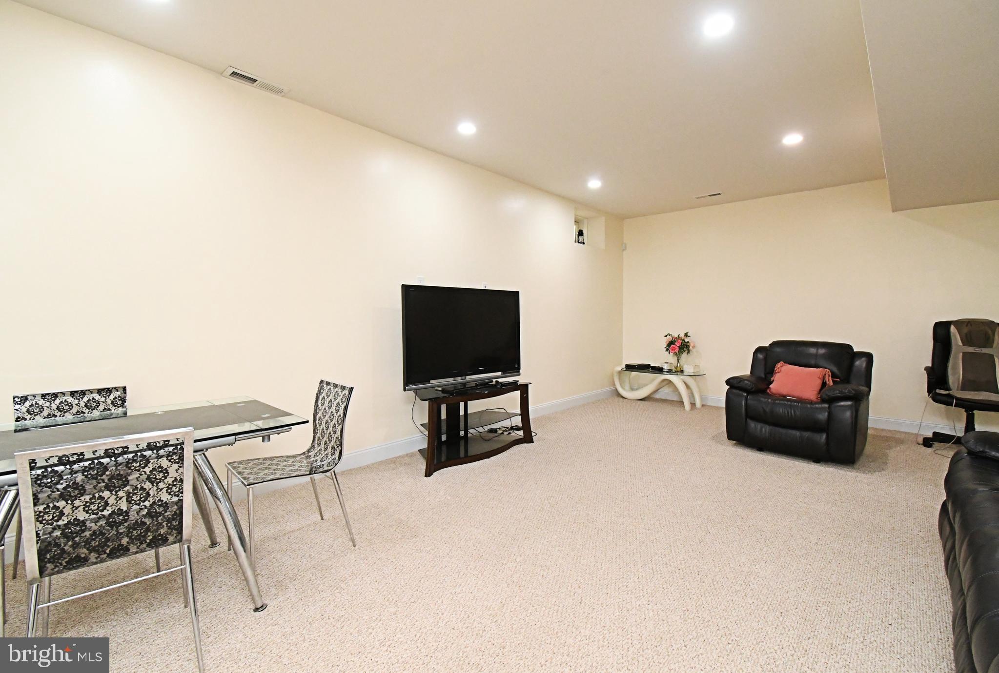 SOMERTON - Residential