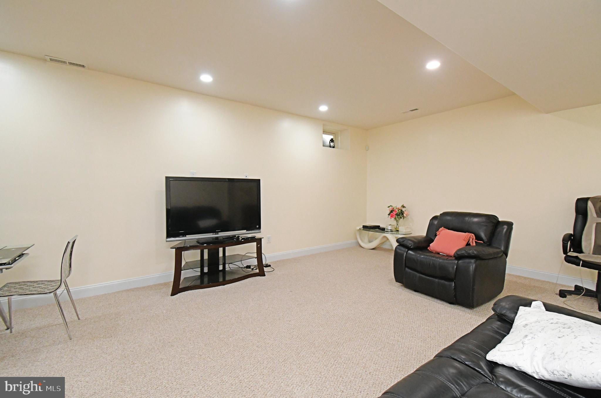 SOMERTON - Residential
