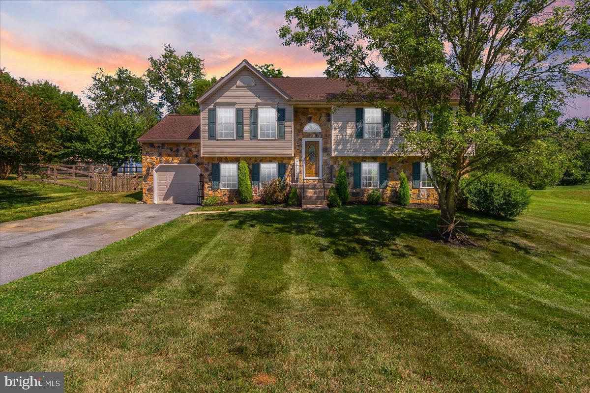 FAIRWAY MEADOWS - Residential