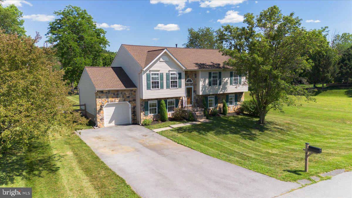 FAIRWAY MEADOWS - Residential