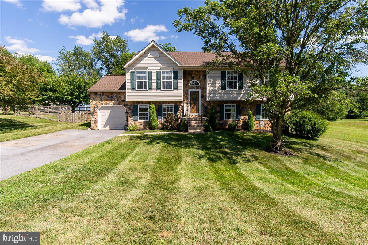 FAIRWAY MEADOWS - Residential