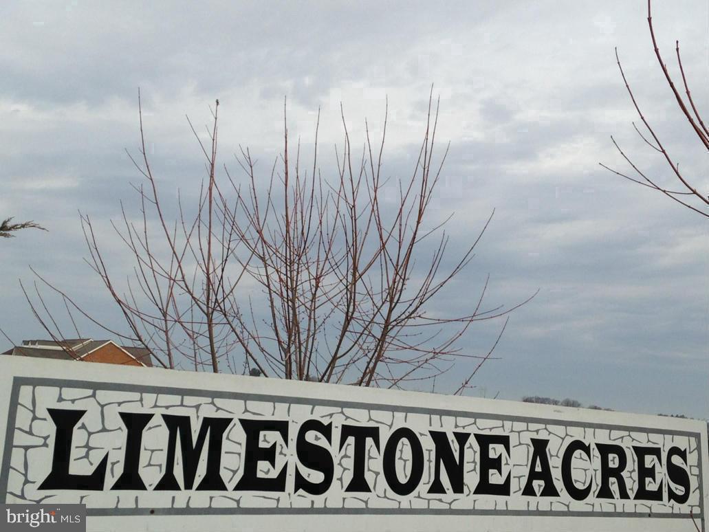 Beautiful country lot in established area. Surrounded by Farms and Mountains. Only minutes to interstate, schools, park and all the necessities. Built your dream home on this dead end street with no traffic except a few neighbors. Most of the lots are sold so don't wait.