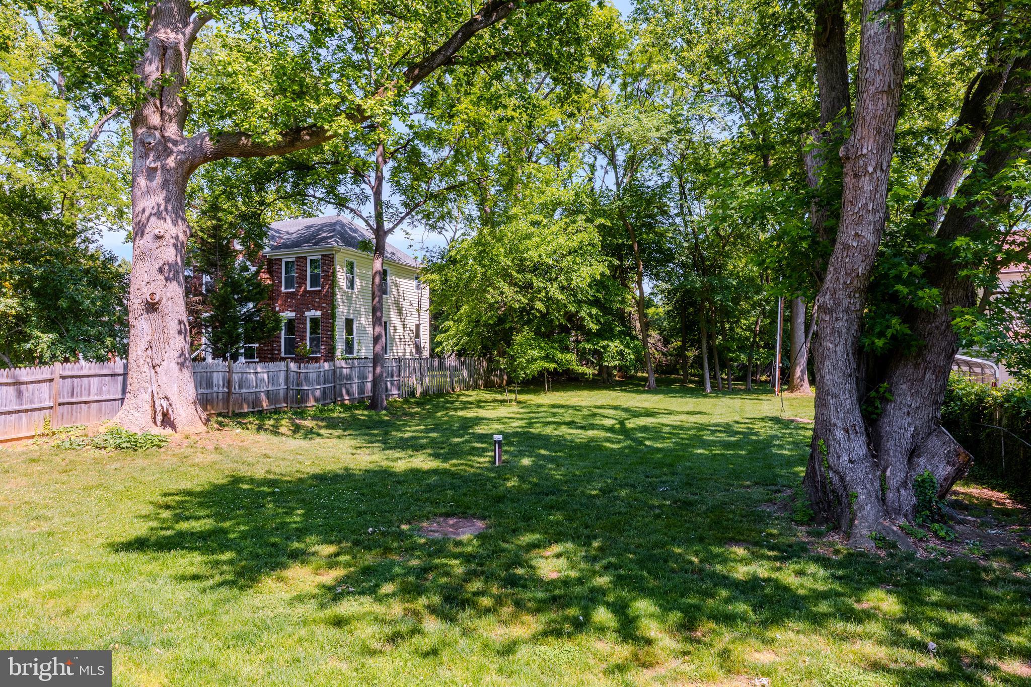 CHARLES W LEE SR ESTATES - Residential