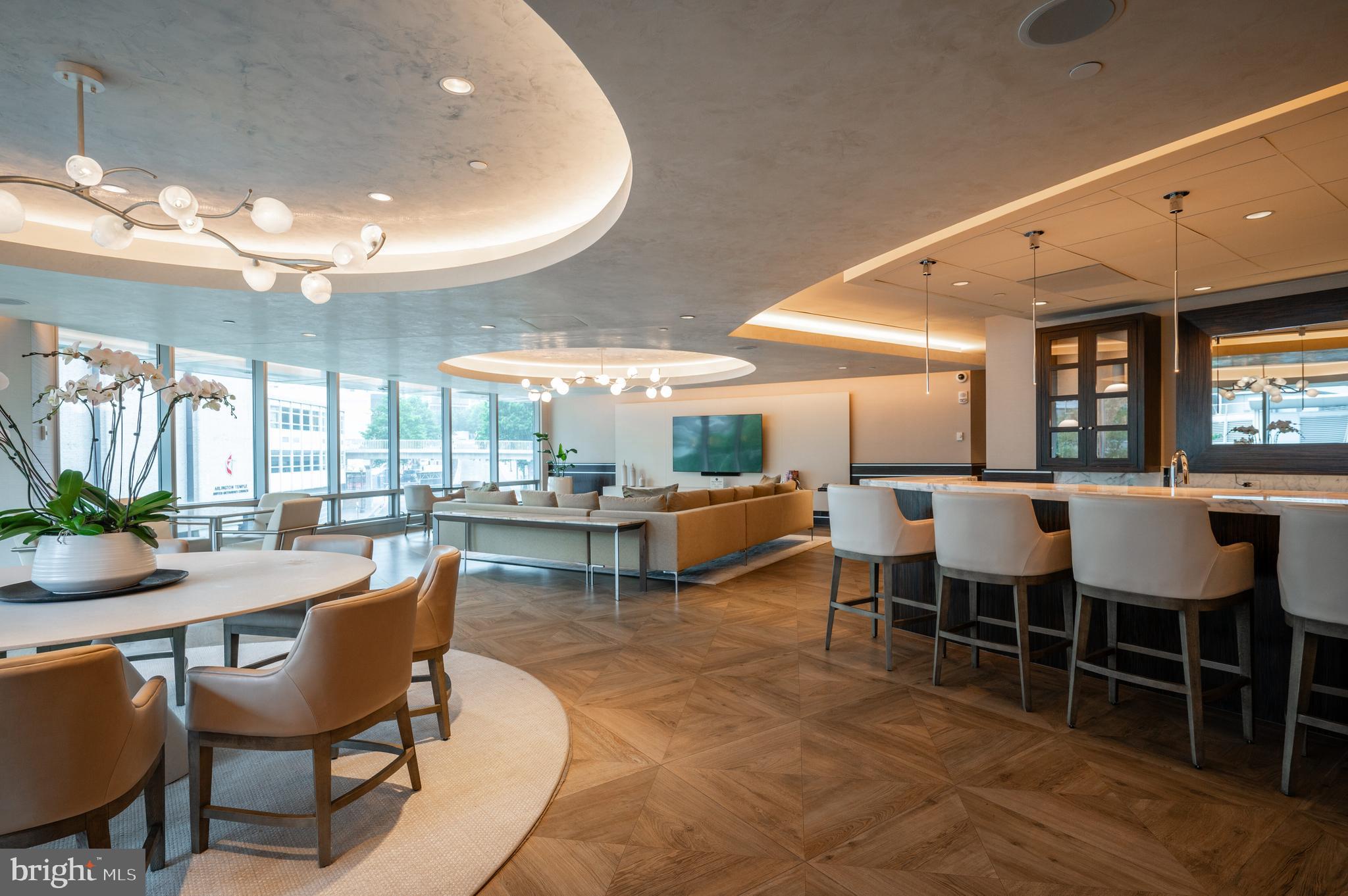 TURNBERRY TOWER - Residential
