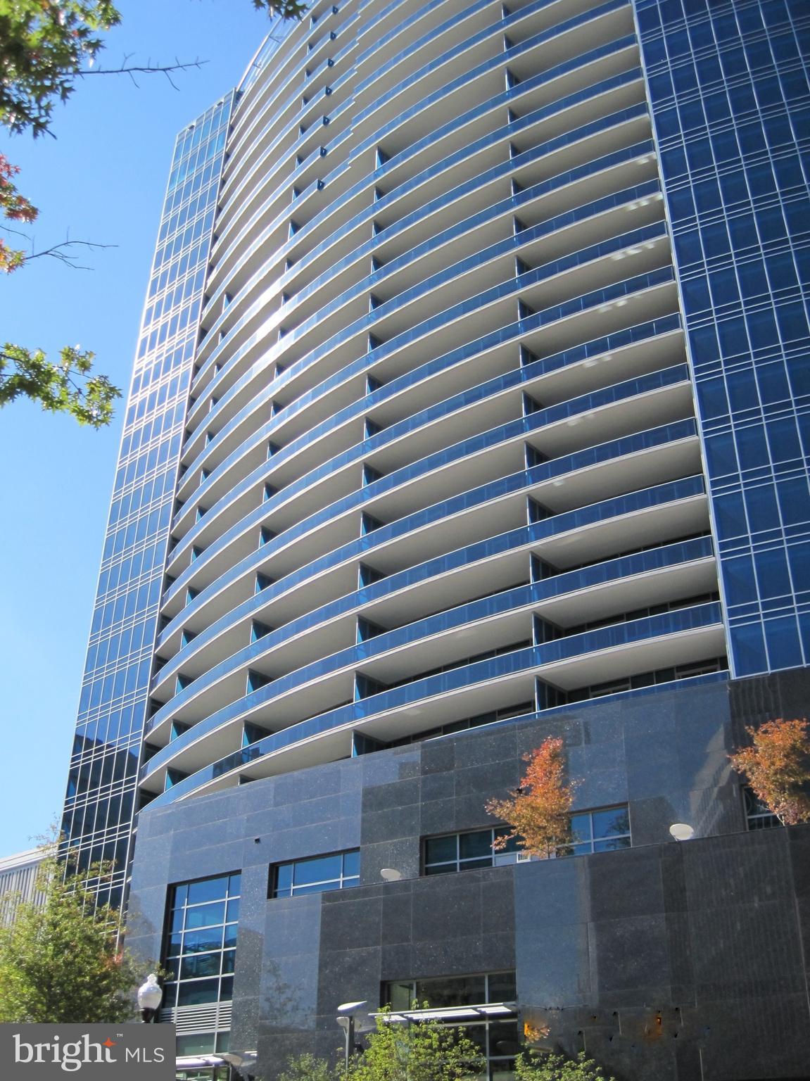 TURNBERRY TOWER - Residential
