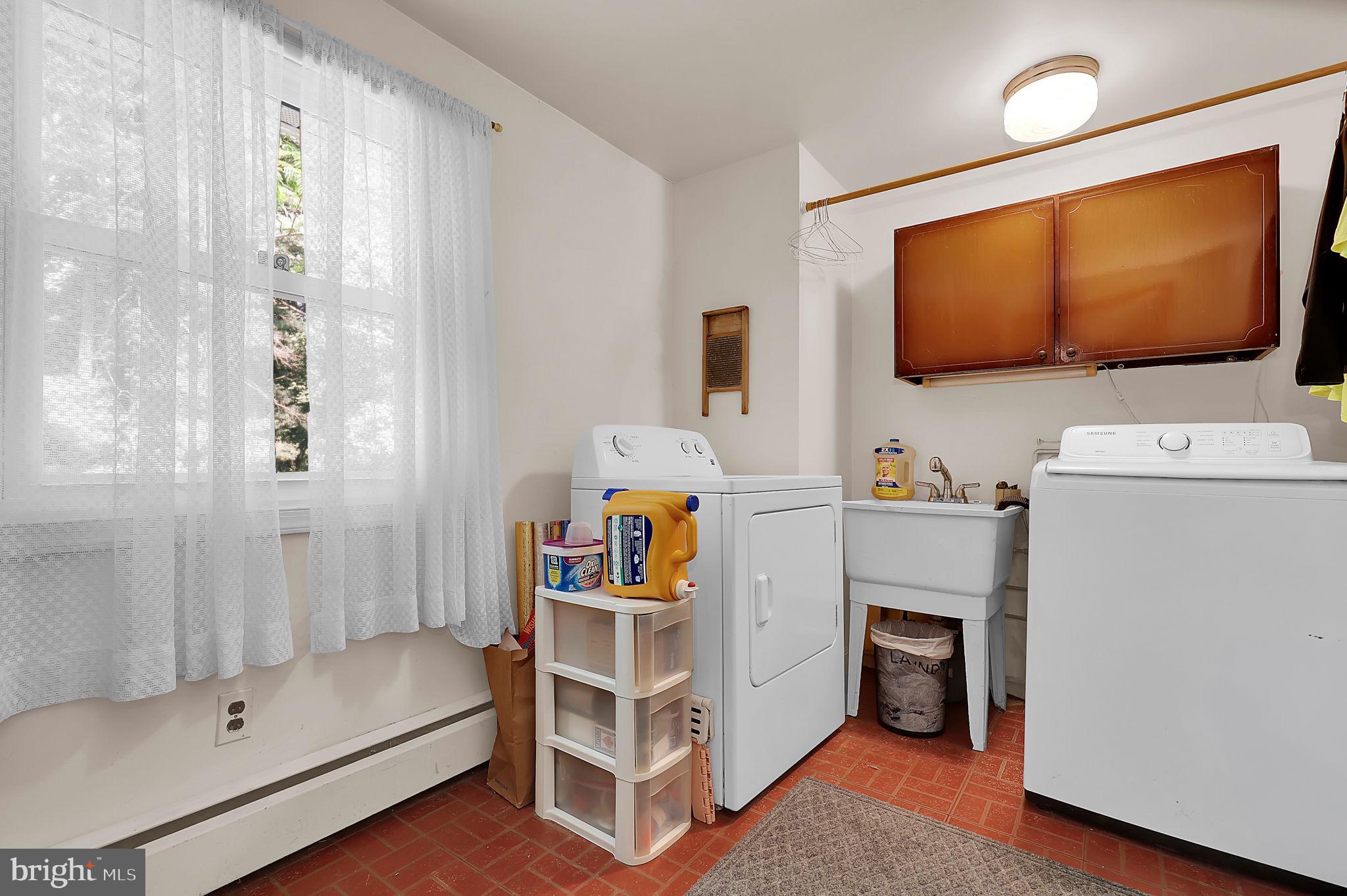 DARNESTOWN OUTSIDE - Residential