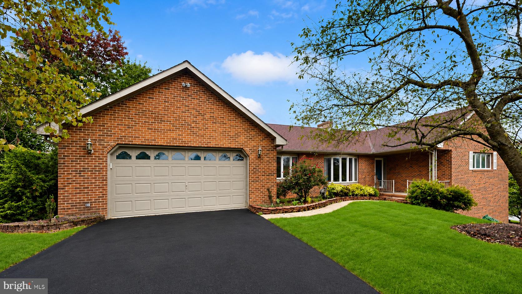 WINFIELD - Residential