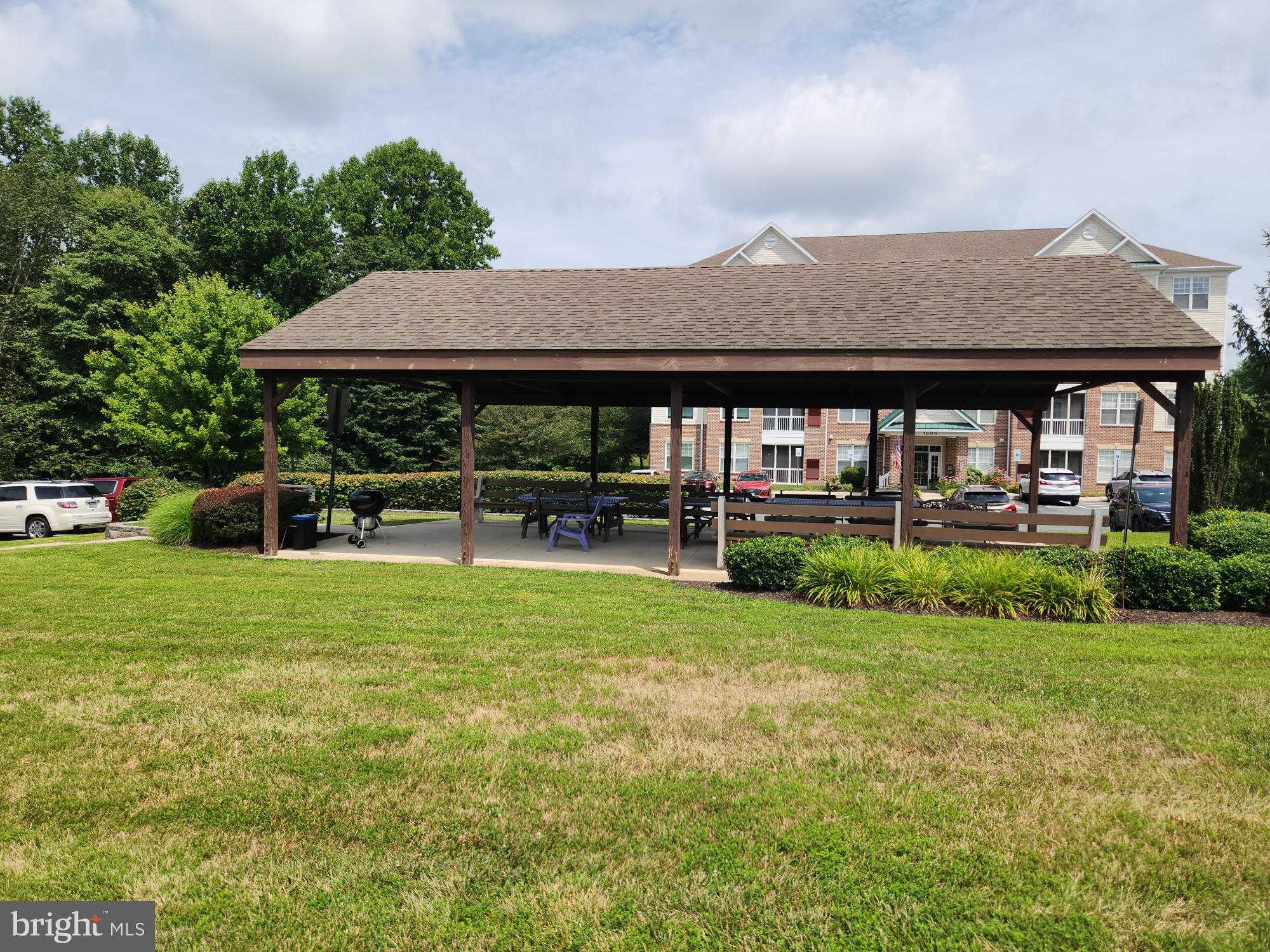 EMERALD HILLS - Residential