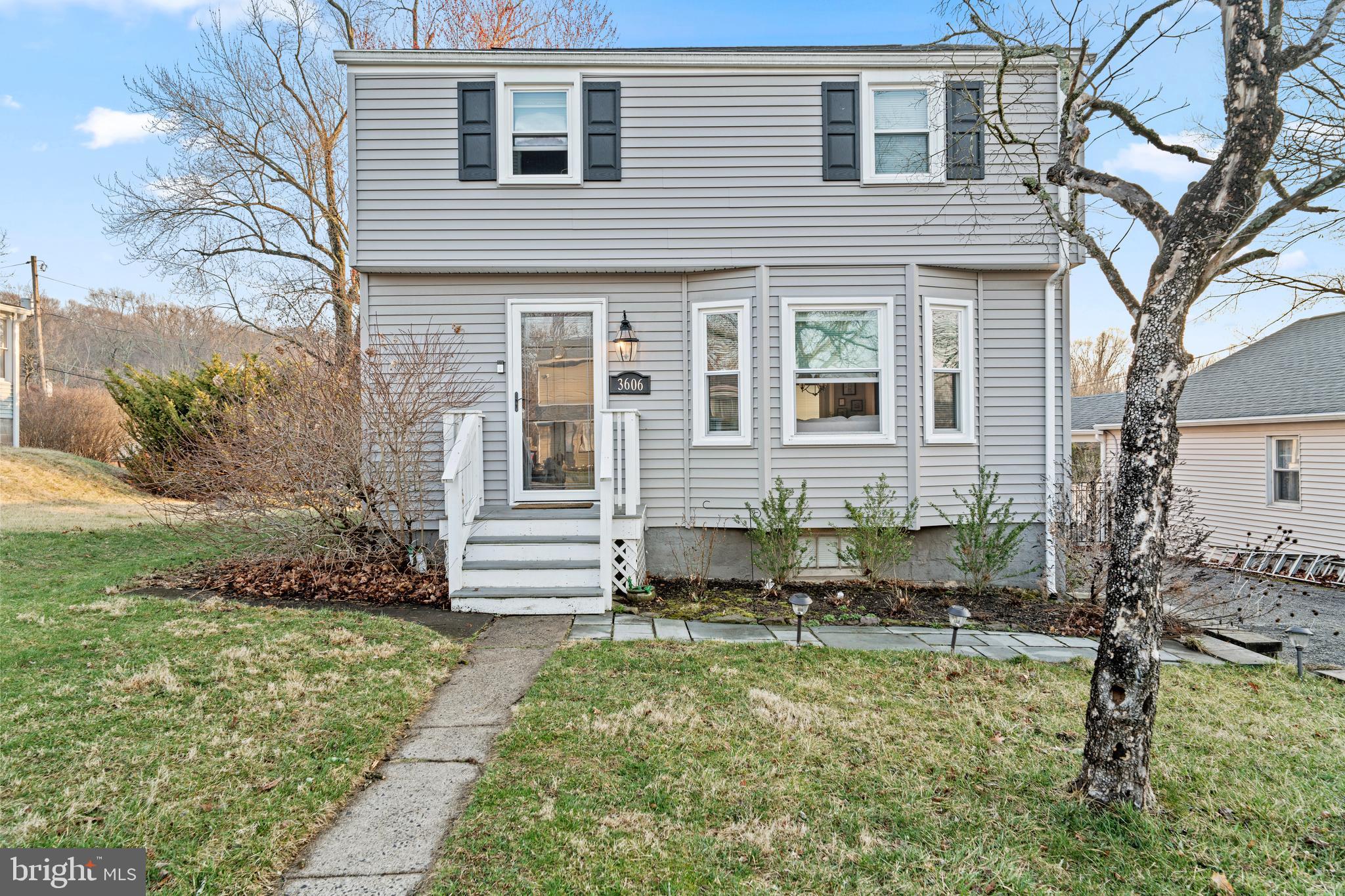 Welcome to this charming 3-bedroom, 1.5-bath home, perfect for those seeking both comfort and style. The inviting interior features a cozy living room, a spacious kitchen, and a beautifully finished basement that adds valuable extra living space. With a double parcel, the large backyard offers plenty of room for outdoor activities, gardening, or simply relaxing in your own private retreat. The home boasts a well-maintained exterior and cozy atmosphere, making it a great place to call home. Don’t miss the opportunity to make this adorable property yours—schedule a showing today! **Offer deadline set for 04/06 at 6pm.