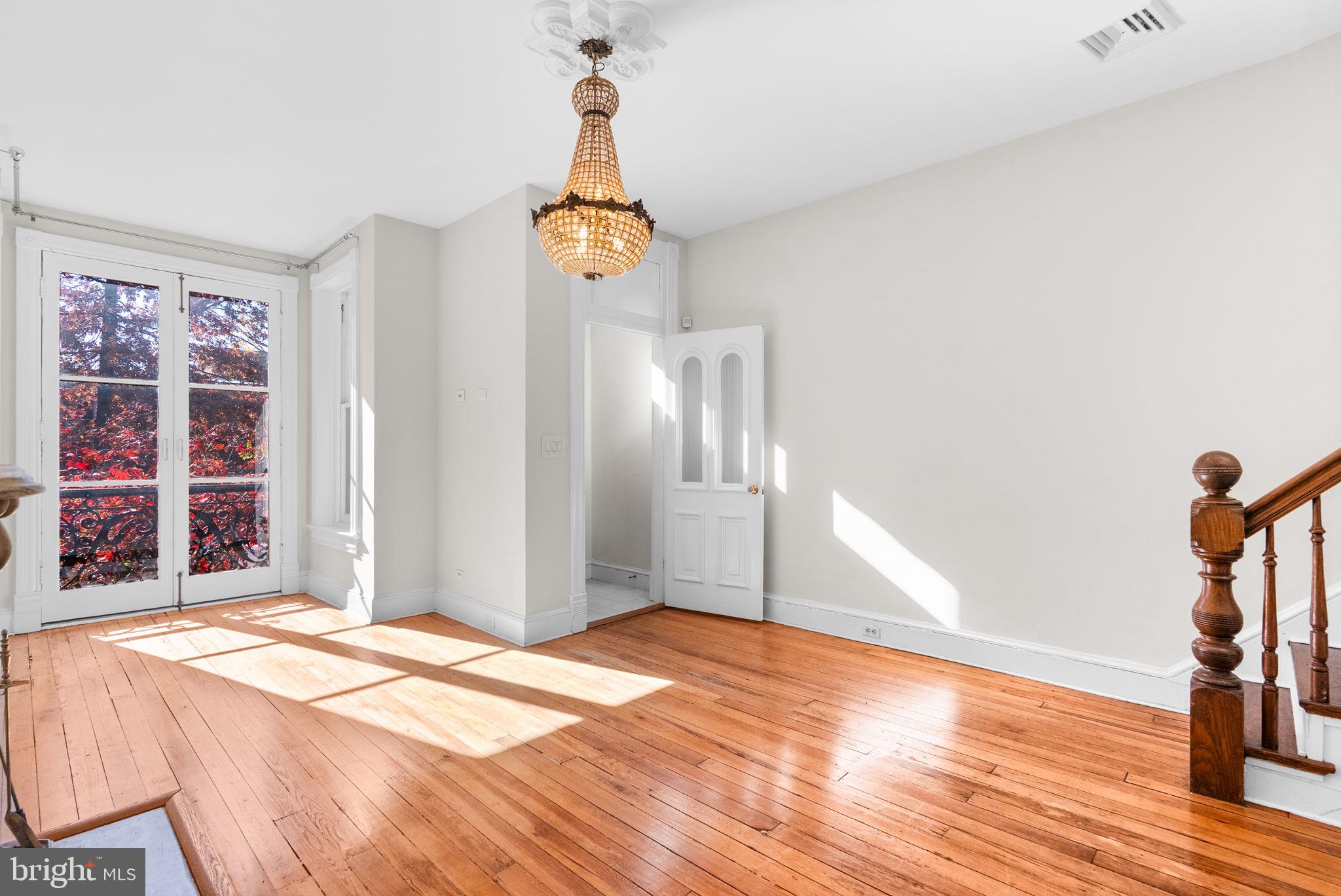 CAPITOL HILL - Residential
