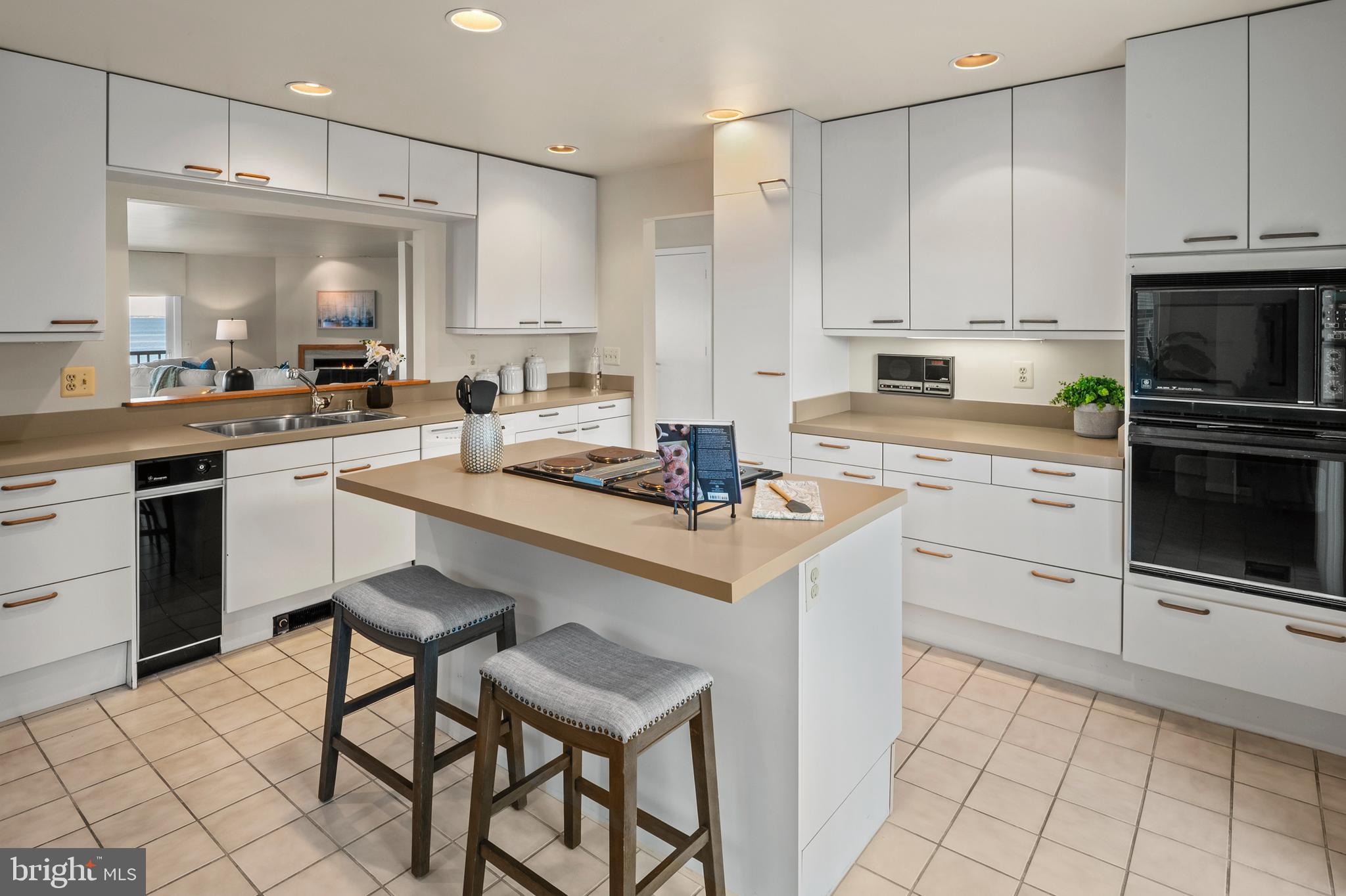 CHESAPEAKE HARBOUR - Residential