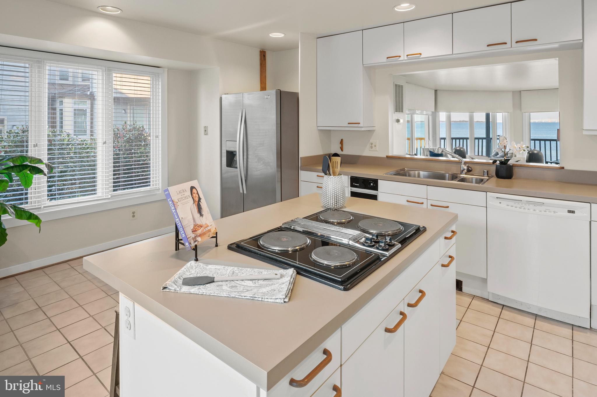 CHESAPEAKE HARBOUR - Residential
