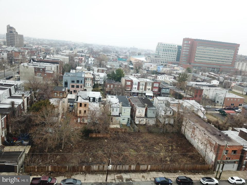 GERMANTOWN - Land