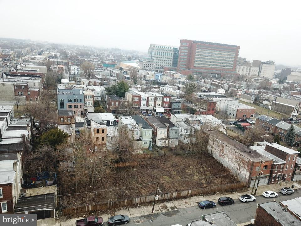GERMANTOWN - Land