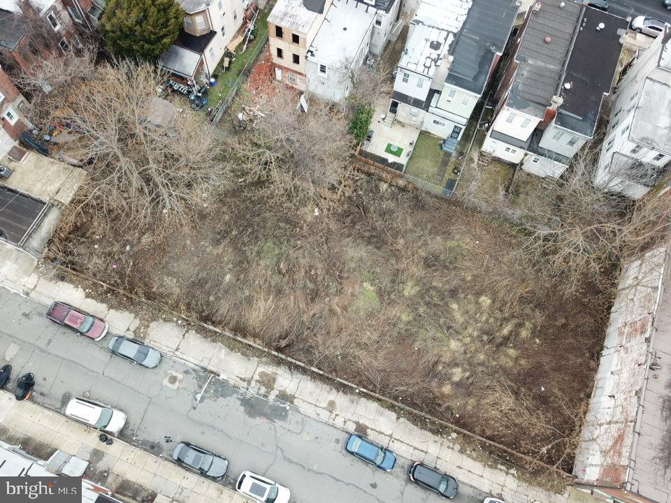 GERMANTOWN - Land