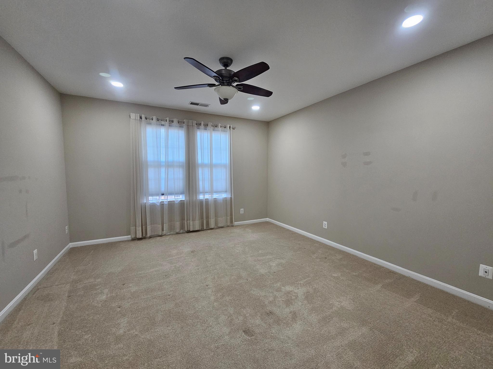 MERCER PARK CONDOMINIUM - Residential Lease