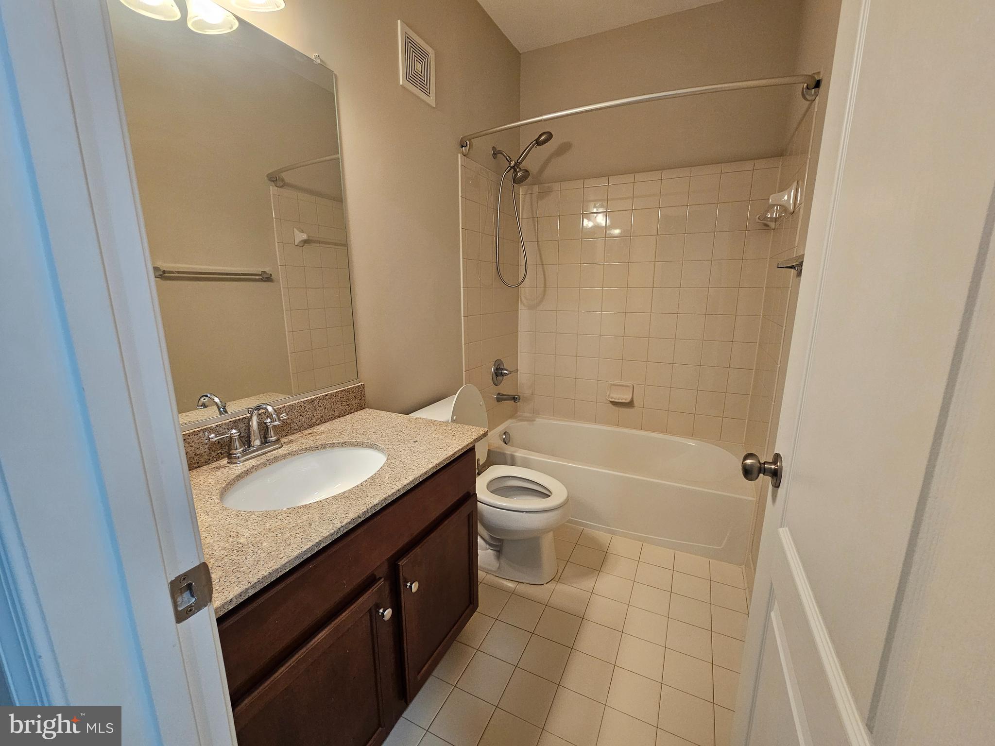 MERCER PARK CONDOMINIUM - Residential Lease