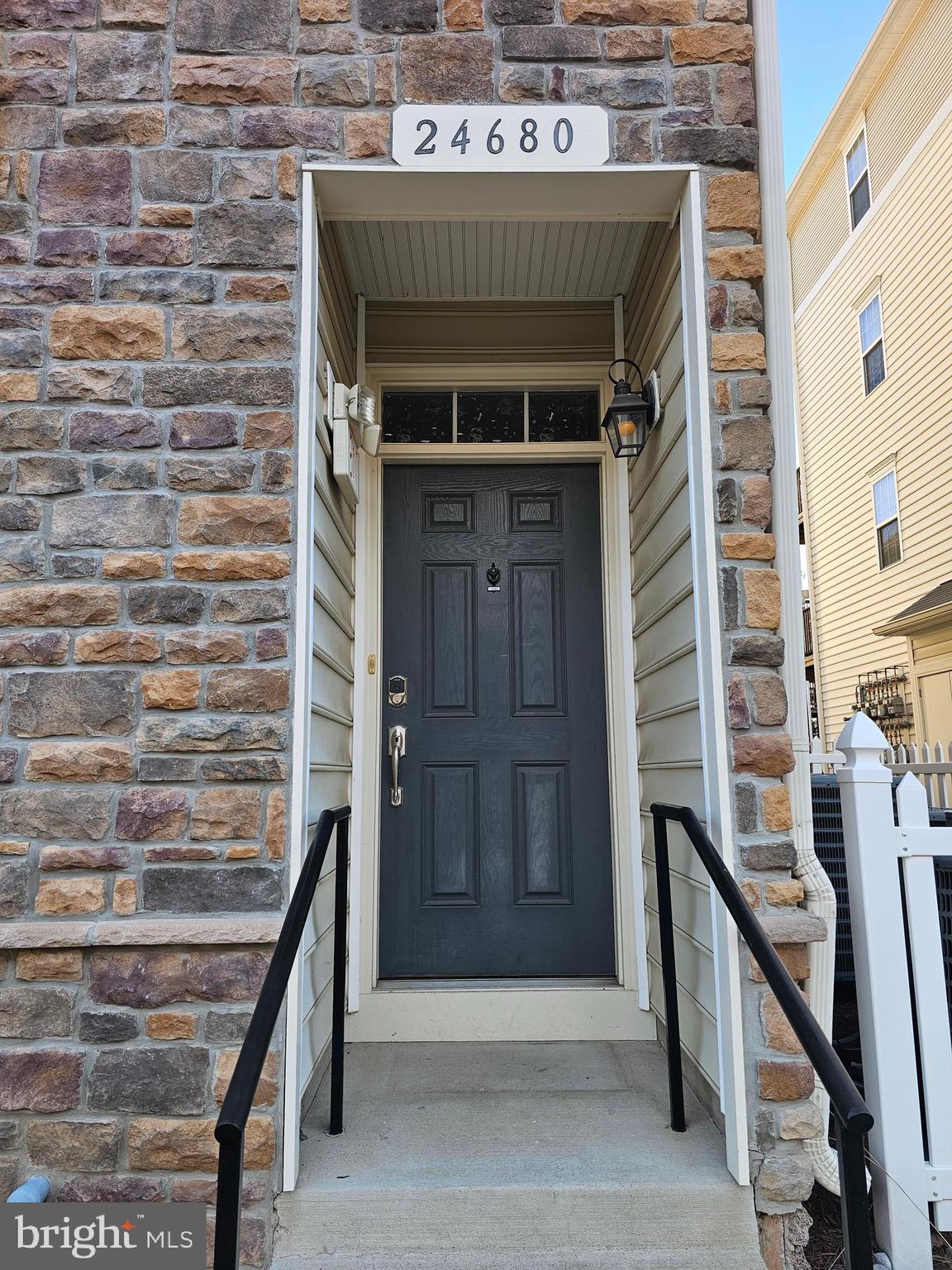 MERCER PARK CONDOMINIUM - Residential Lease