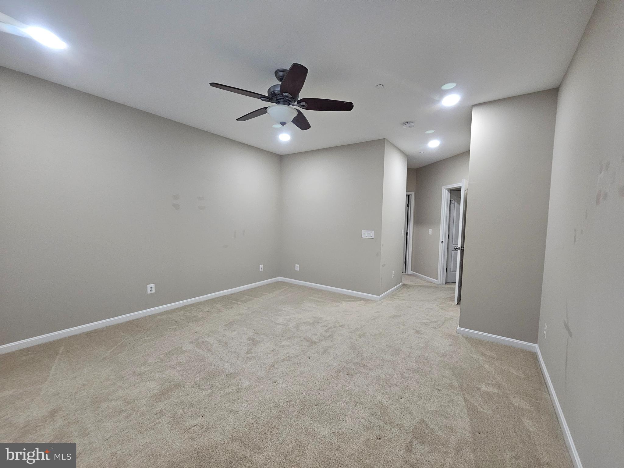 MERCER PARK CONDOMINIUM - Residential Lease