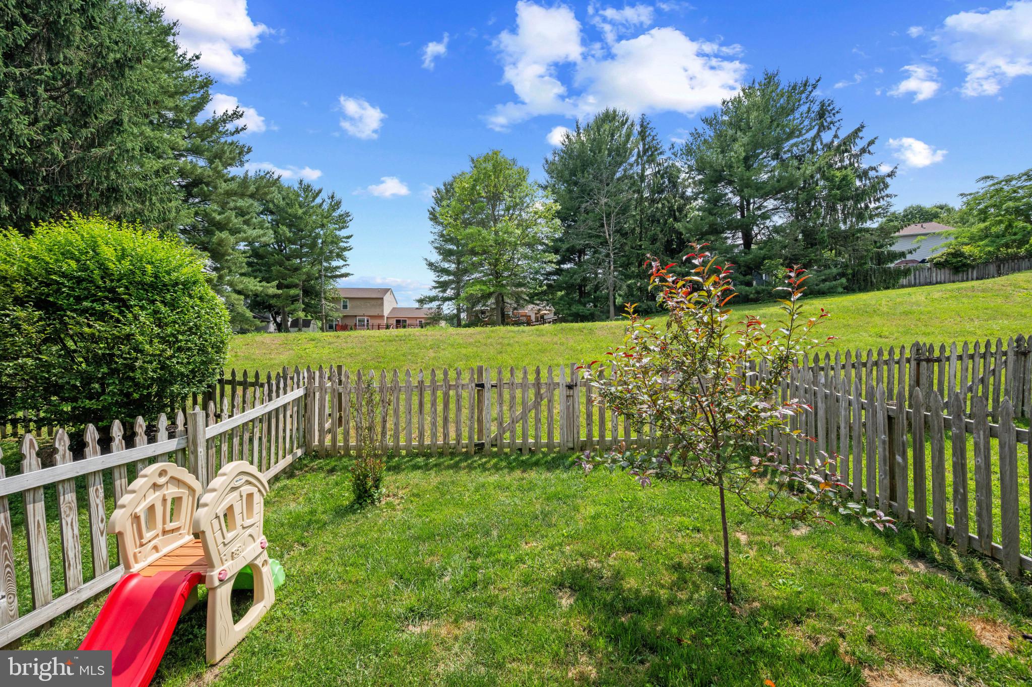 ROBERTS FIELD - Residential