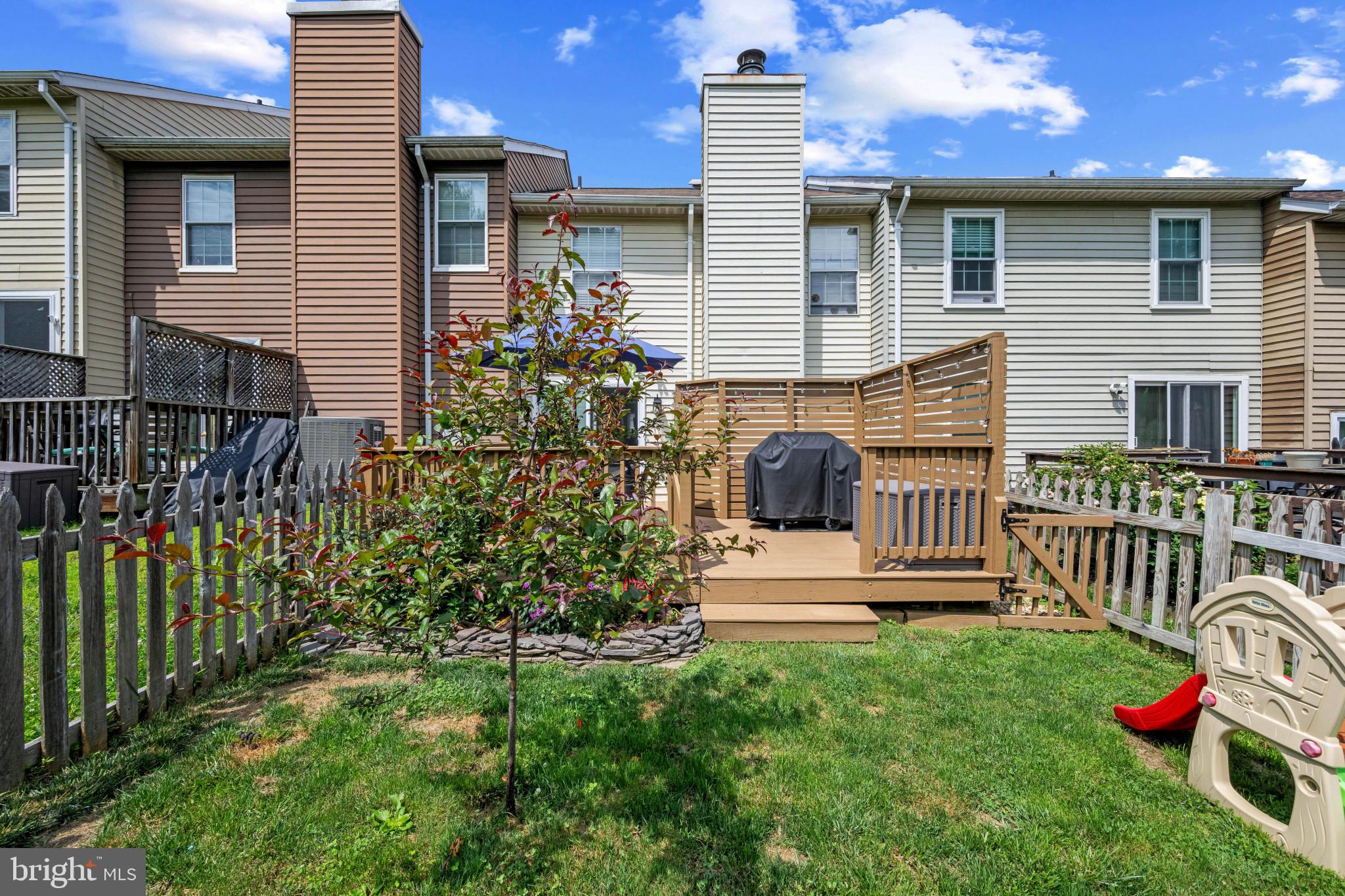 ROBERTS FIELD - Residential