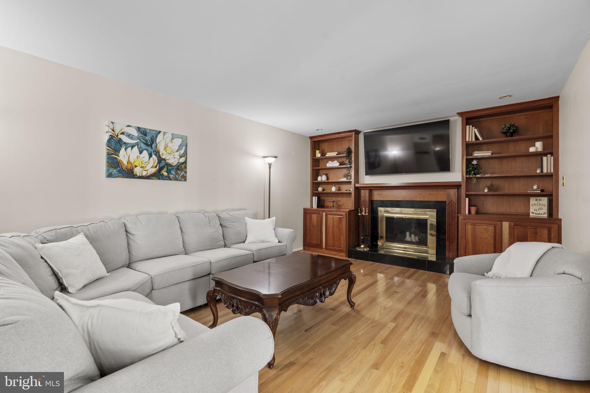 CHESTNUT FARMS - Residential