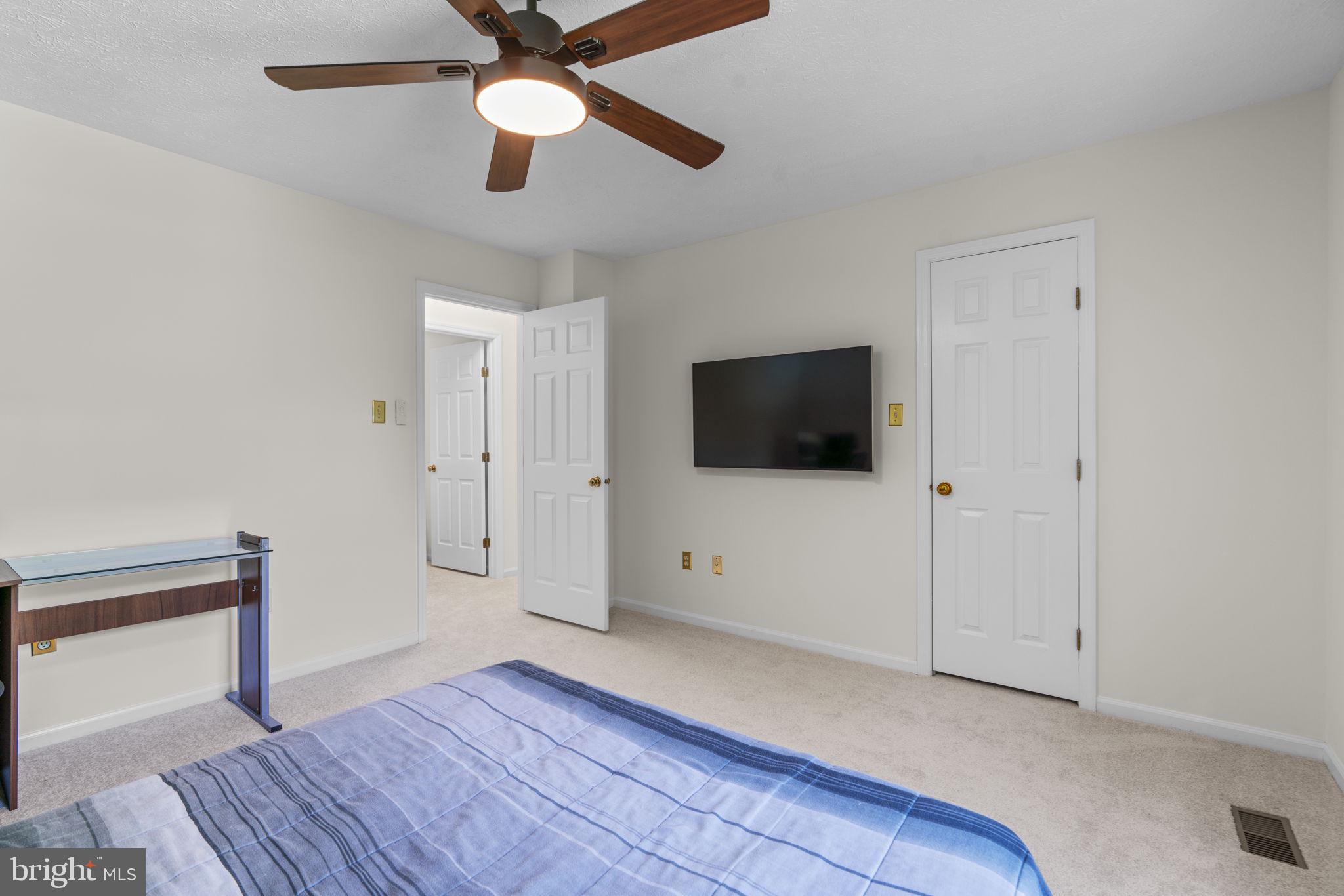 CHESTNUT FARMS - Residential