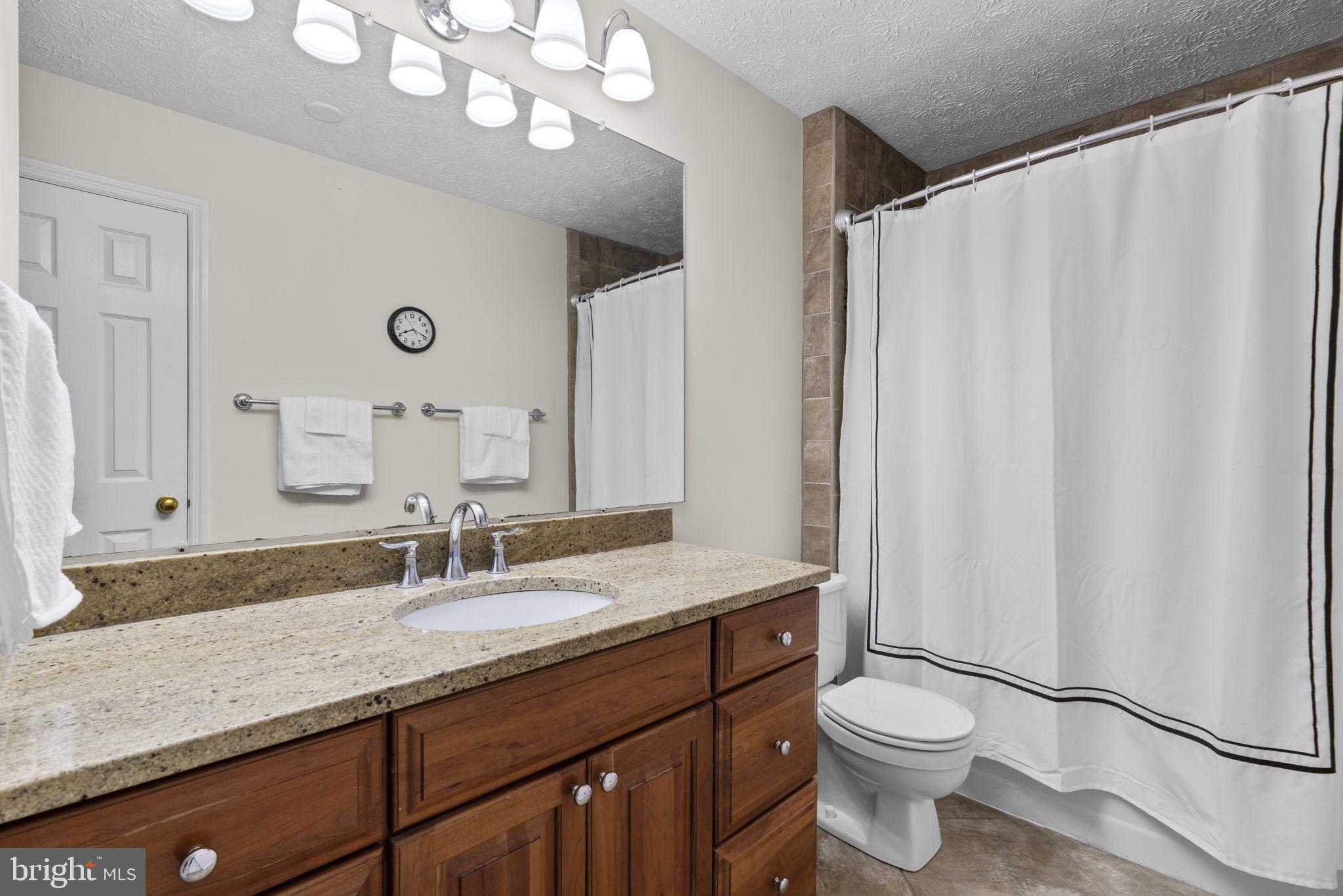 CHESTNUT FARMS - Residential