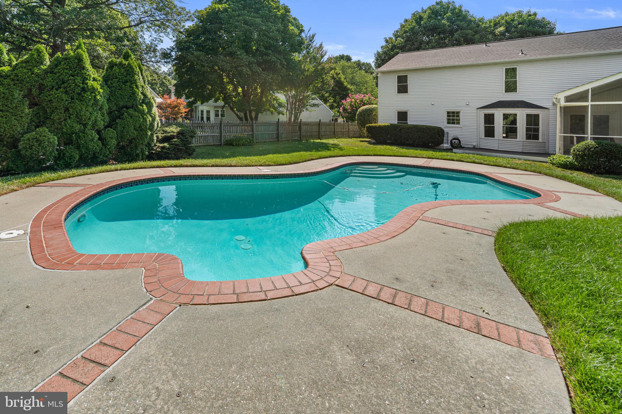 CHESTNUT FARMS - Residential