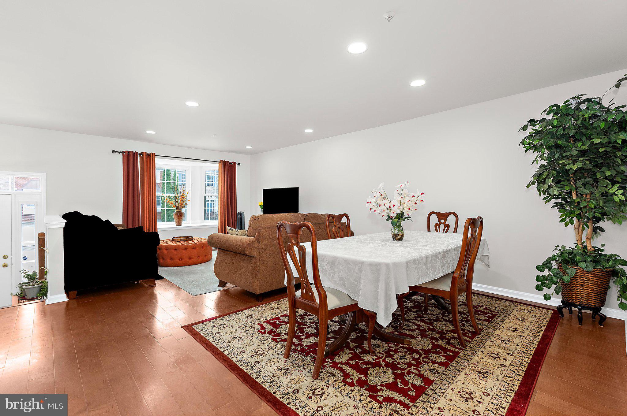 LYONS GATE - Residential