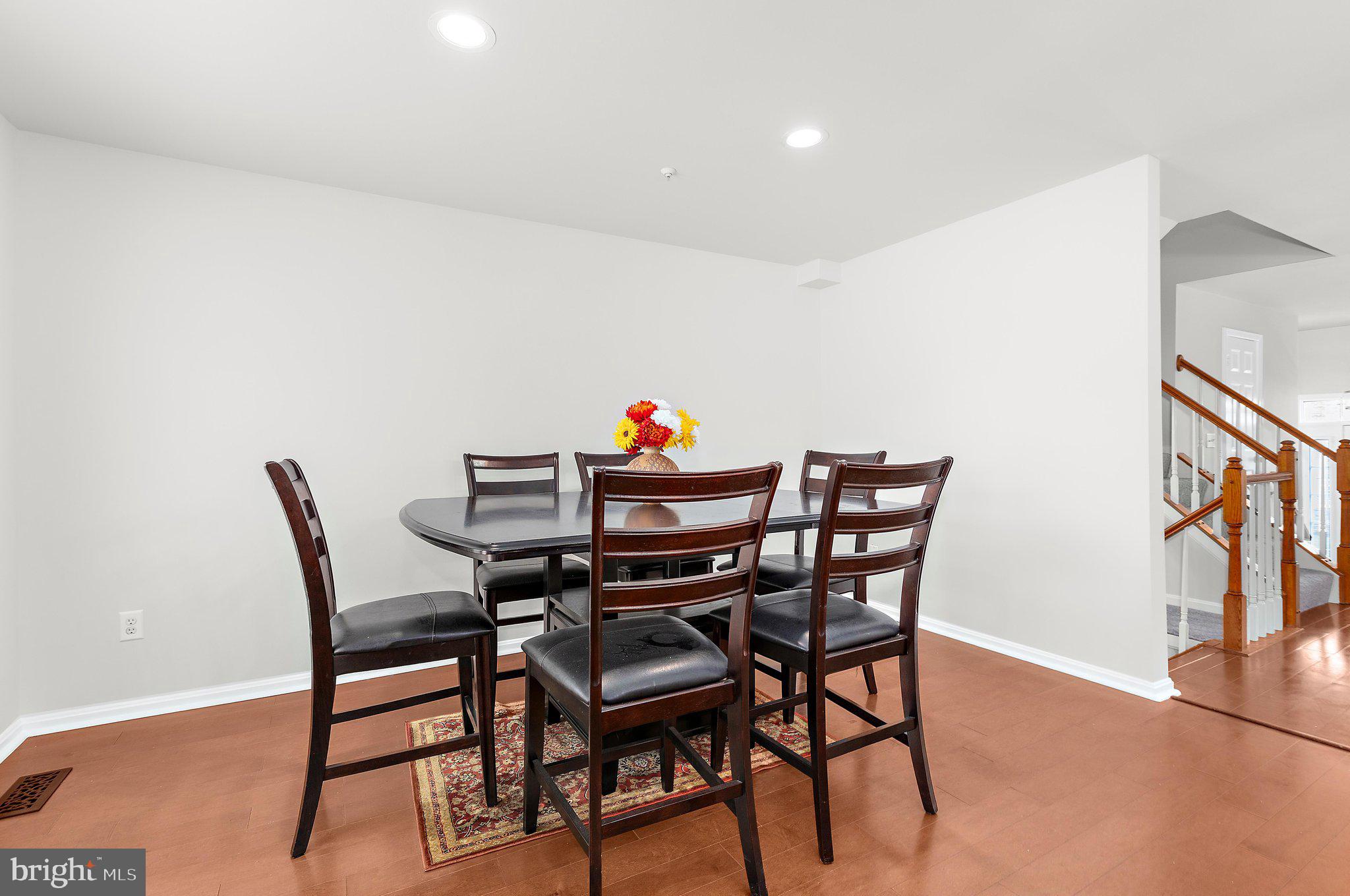 LYONS GATE - Residential