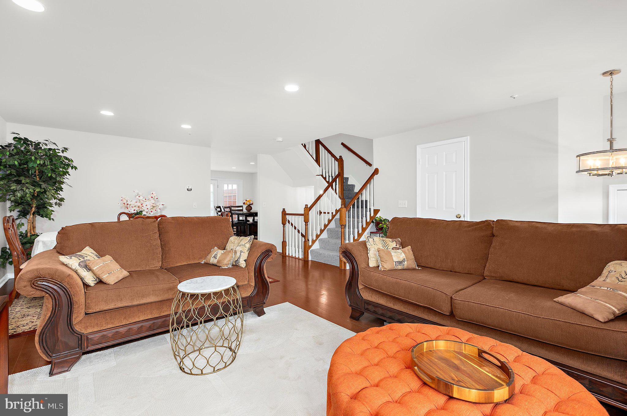 LYONS GATE - Residential